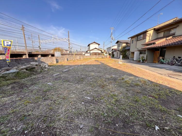 LINE_ALBUM_曽根 駐車場 作業後 除草剤グリホタッチ5L使用 作業面積 全面_250409_5.jpg