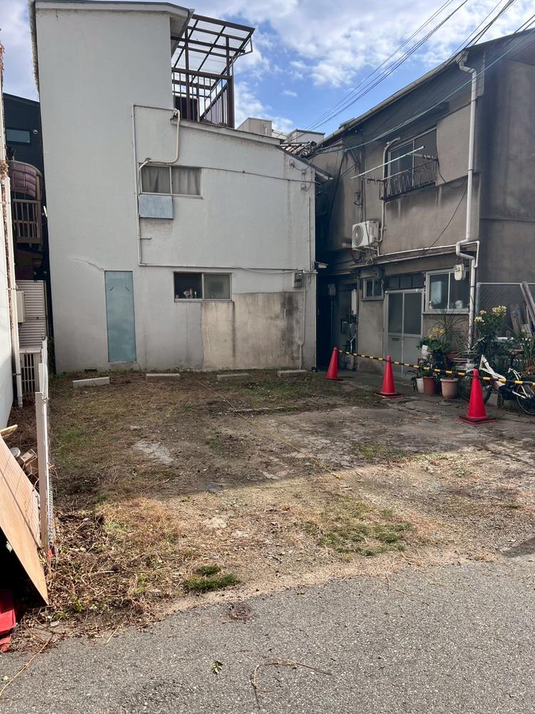 LINE_ALBUM_九条南パーキング 作業後 草刈り＆回収 除草剤 石 ブロック回収 ポール設置 看_23.jpg