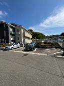 シャトーシモハタ駐車場