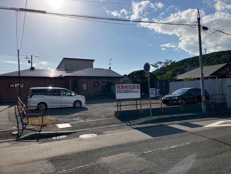 LINE_ALBUM_知利別町2 三村楽山駐車場看板取付完了_250926_1.jpg