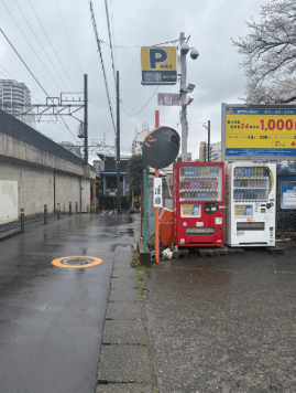 西恋ヶ窪駐車場入り口.png