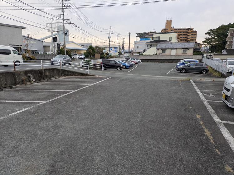 保田窪駐車場2.jpg