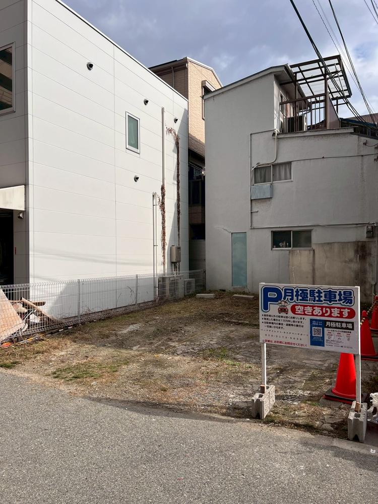 LINE_ALBUM_九条南パーキング 作業後 草刈り＆回収 除草剤 石 ブロック回収 ポール設置 看_24.jpg